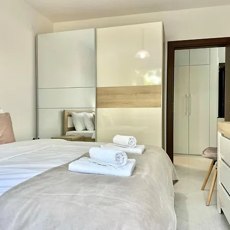 & Stylish For 4 Guests Apartamento